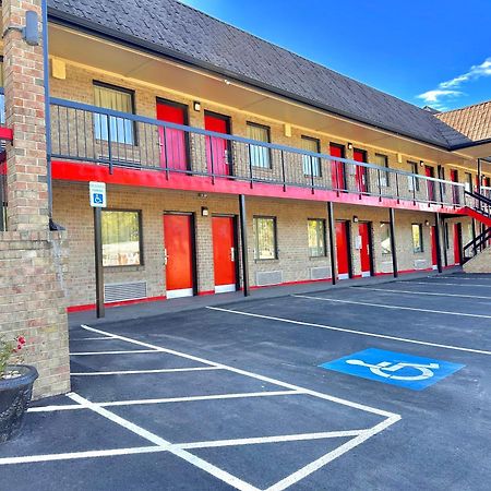 Travelers Inn אליזבת סיטי מראה חיצוני תמונה