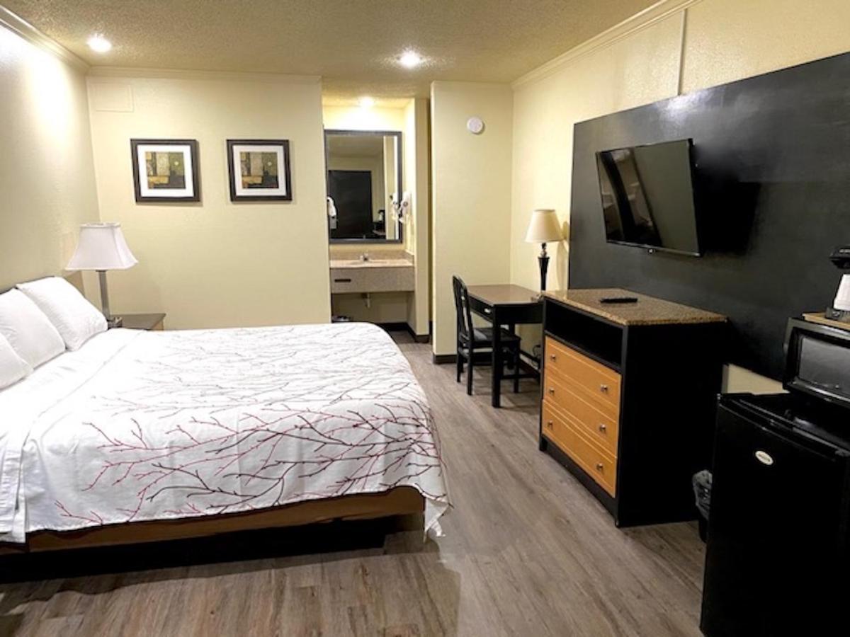 Travelers Inn אליזבת סיטי מראה חיצוני תמונה