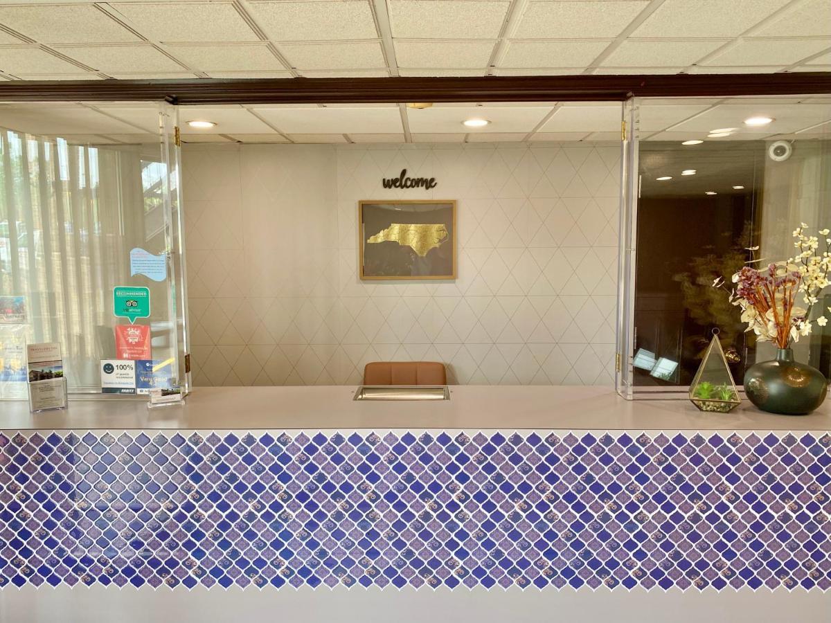 Travelers Inn אליזבת סיטי מראה חיצוני תמונה