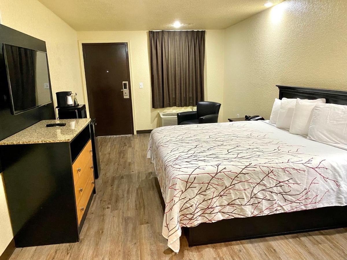 Travelers Inn אליזבת סיטי מראה חיצוני תמונה
