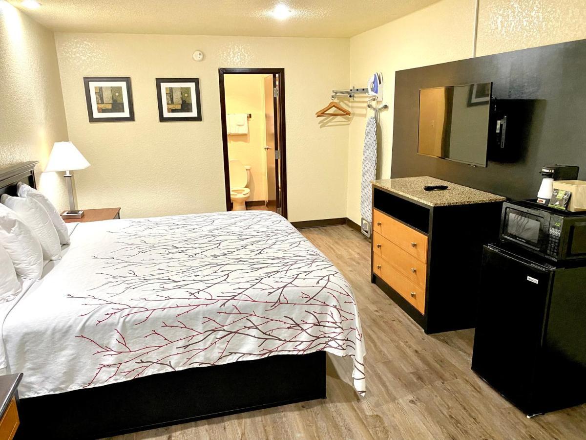 Travelers Inn אליזבת סיטי מראה חיצוני תמונה