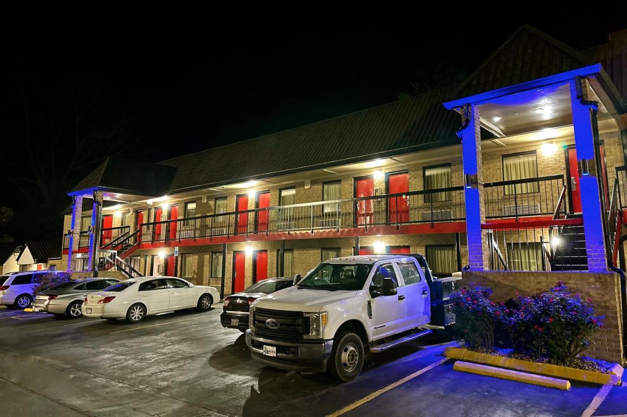 Travelers Inn אליזבת סיטי מראה חיצוני תמונה