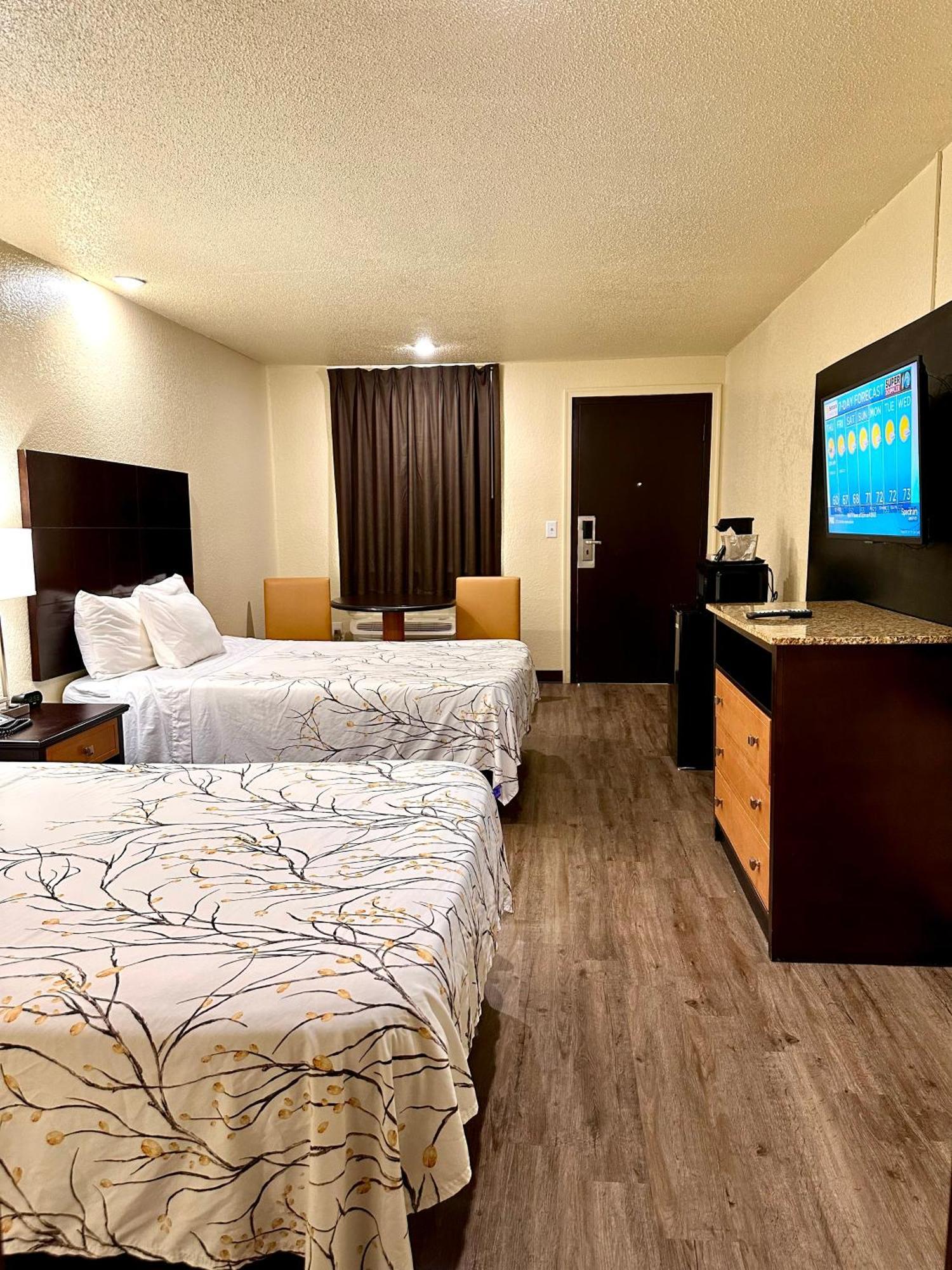 Travelers Inn אליזבת סיטי מראה חיצוני תמונה