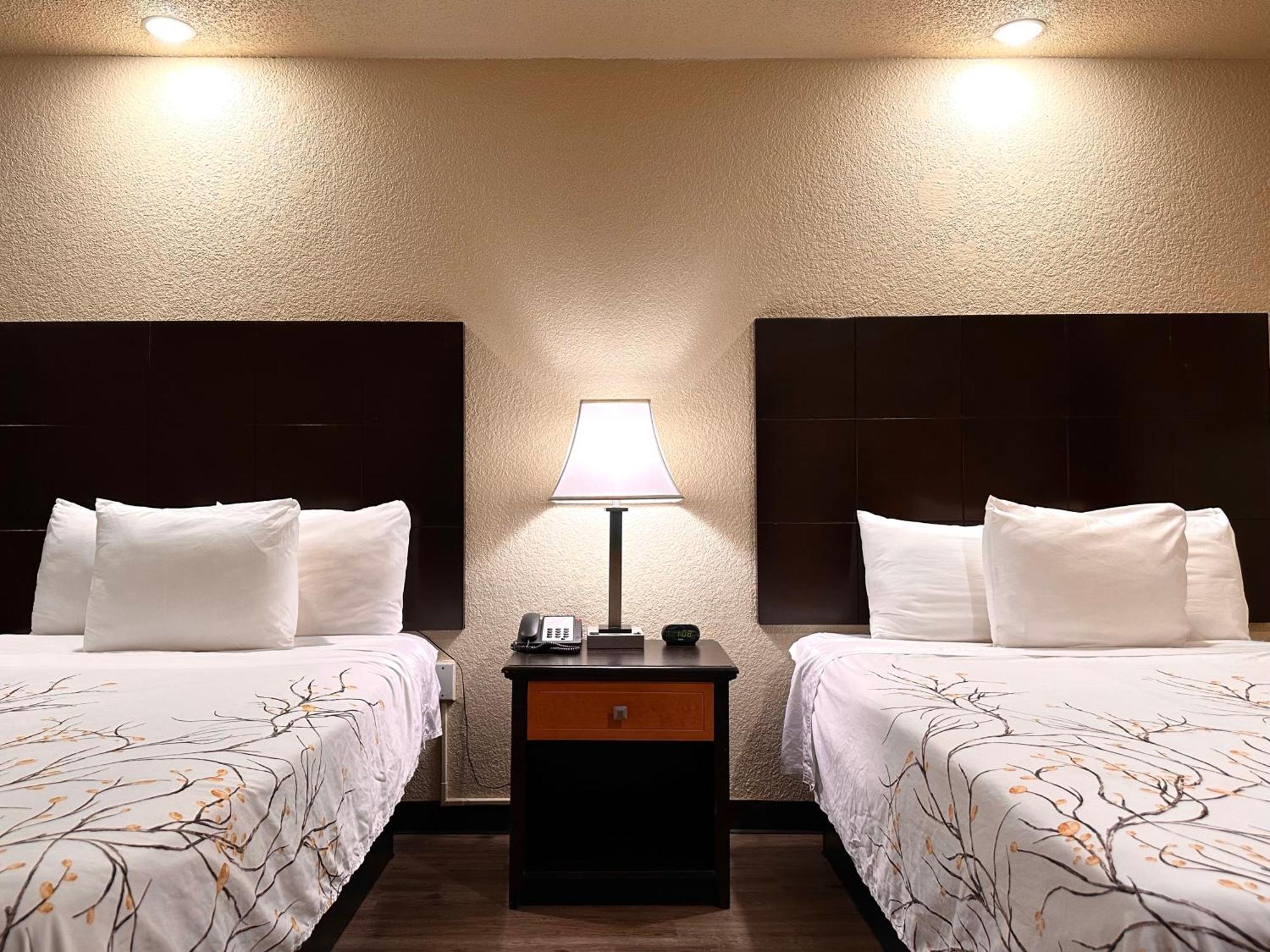 Travelers Inn אליזבת סיטי מראה חיצוני תמונה