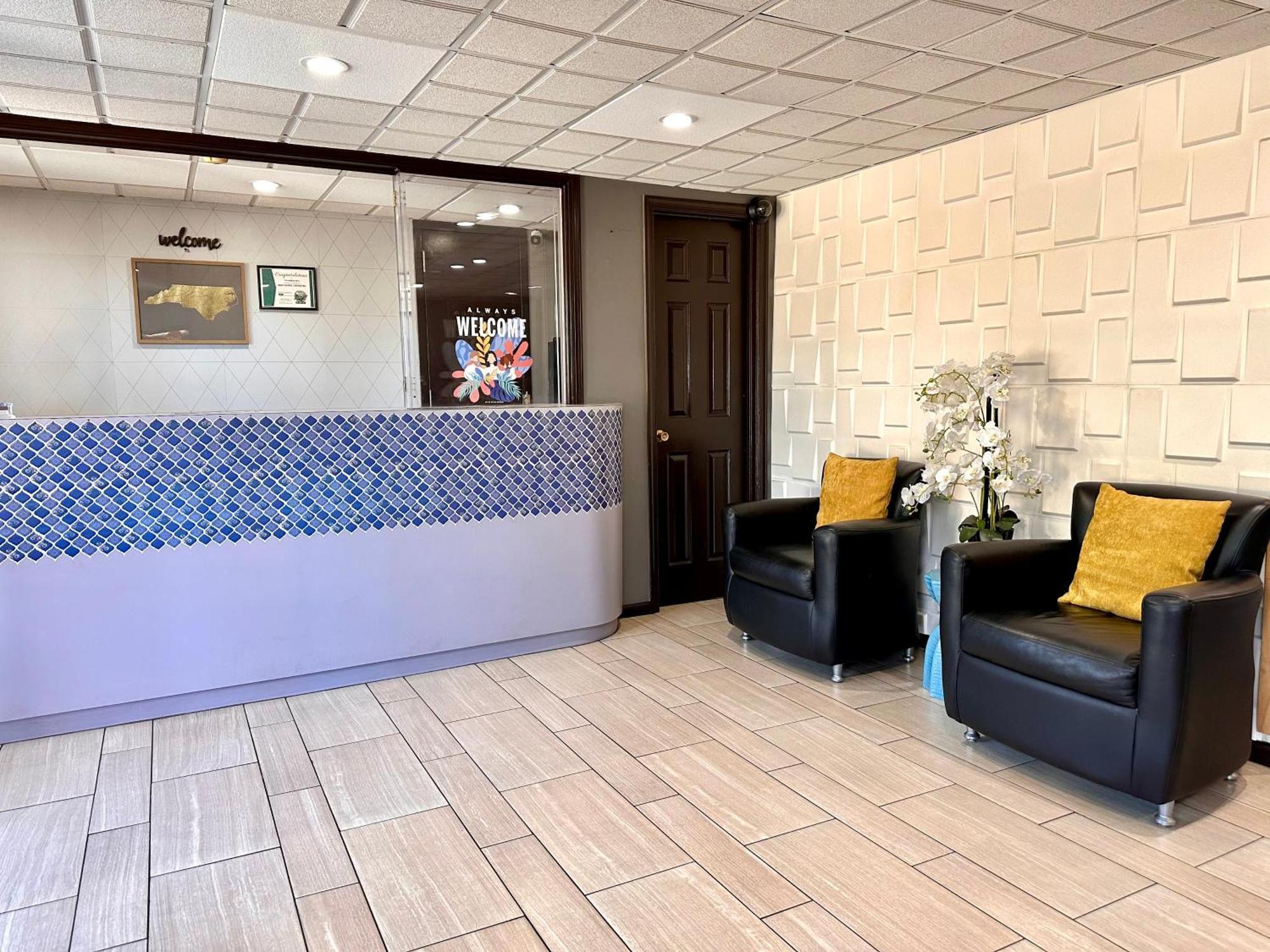 Travelers Inn אליזבת סיטי מראה חיצוני תמונה