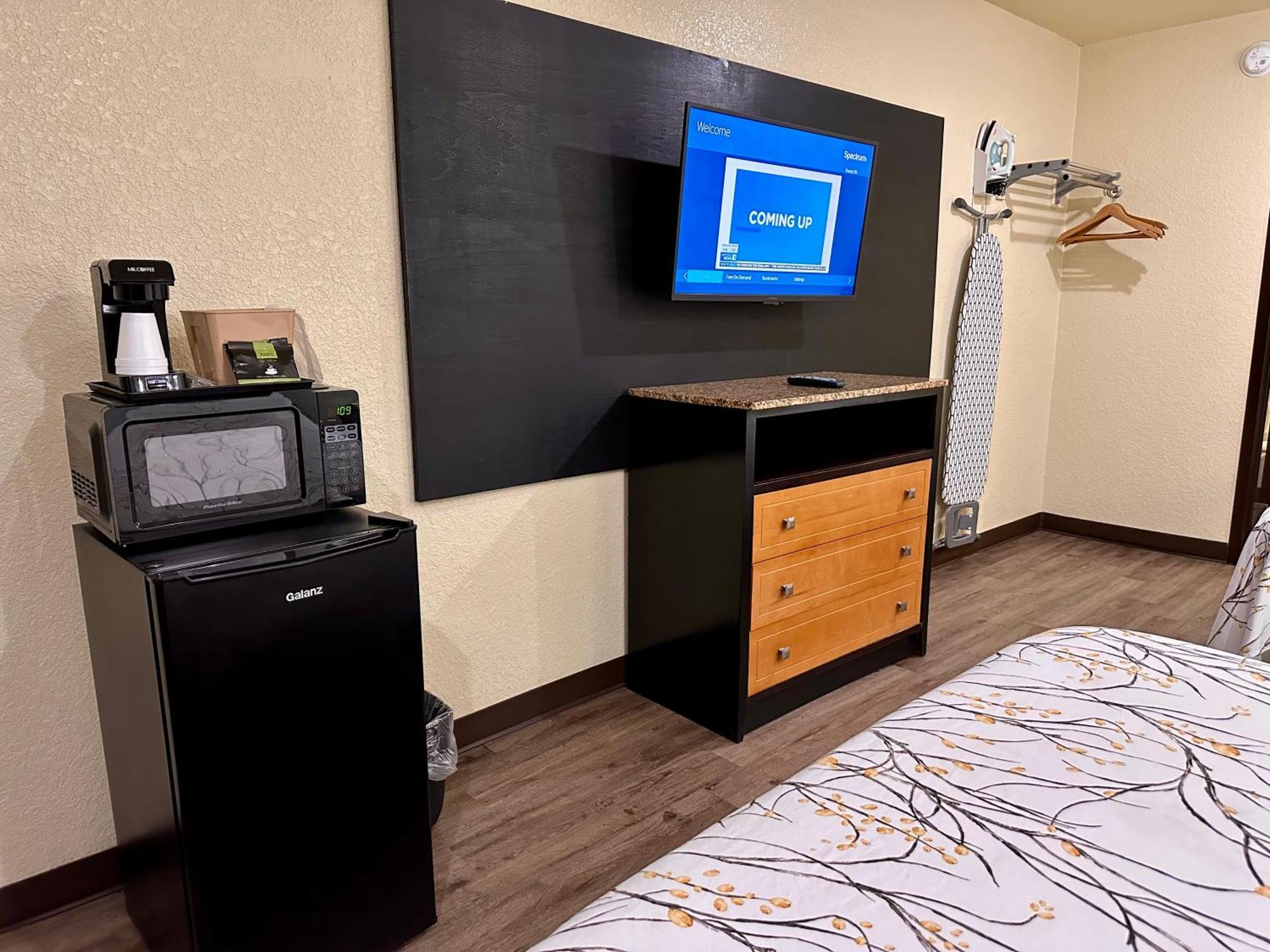 Travelers Inn אליזבת סיטי מראה חיצוני תמונה