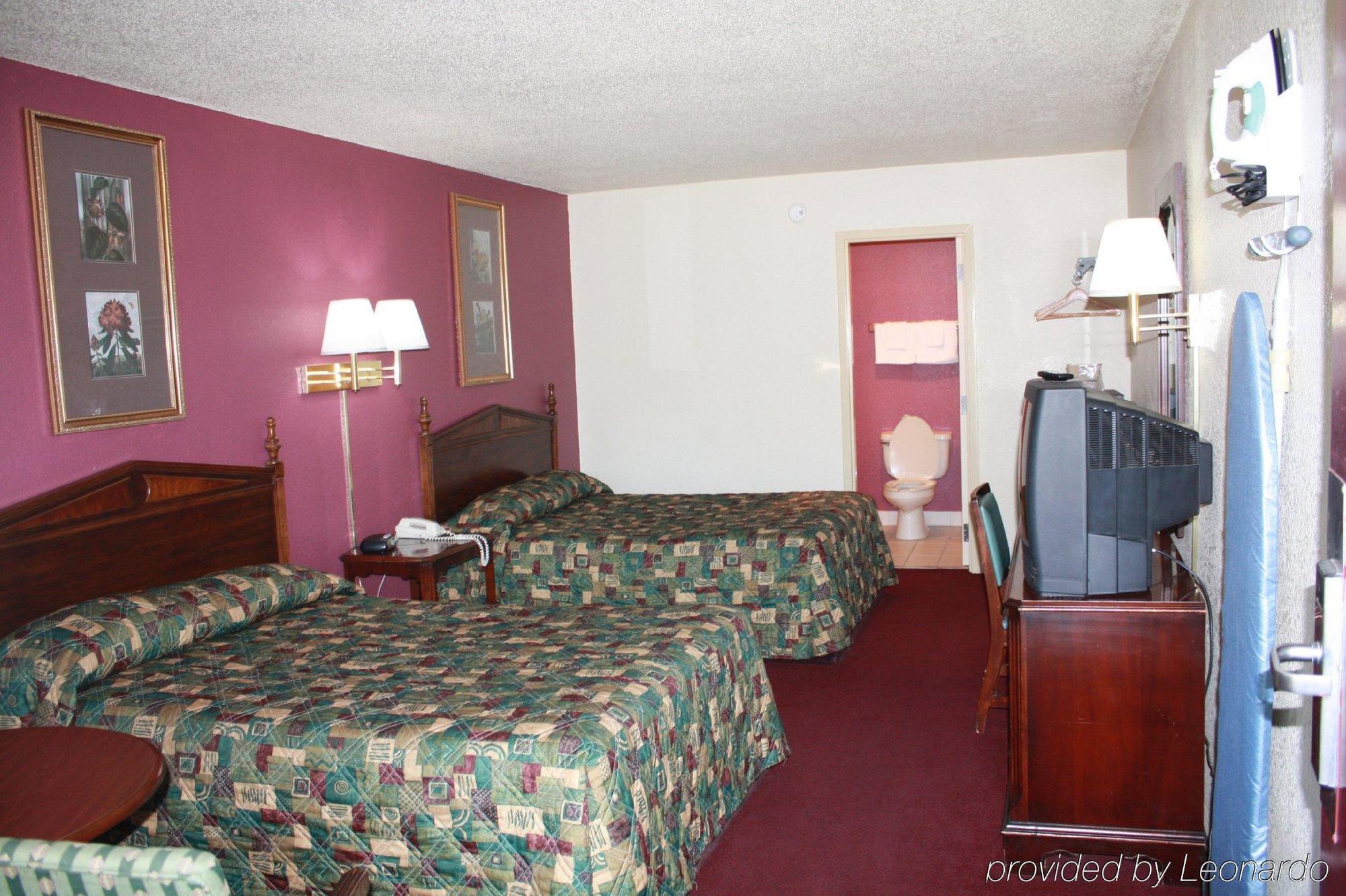 Travelers Inn אליזבת סיטי מראה חיצוני תמונה